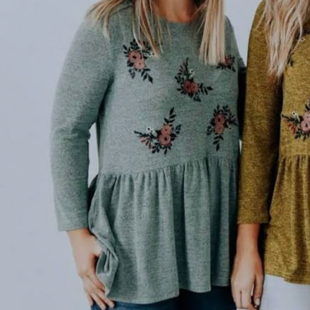 Ashley Lemieux floral peplum top | size S